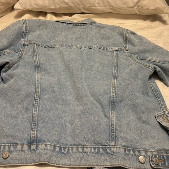 Old Navy Women’s Jean Jacket - Picture 5 of 5